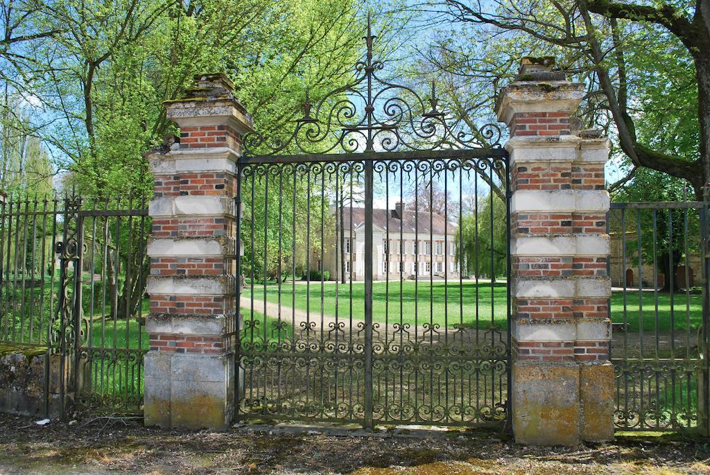 Villa Domaine de Vauluisant à Courgenay Extérieur photo